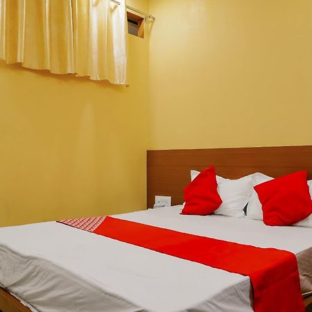 Oyo Hotel Shree Krishna Inn Rooms Сурат Екстериор снимка